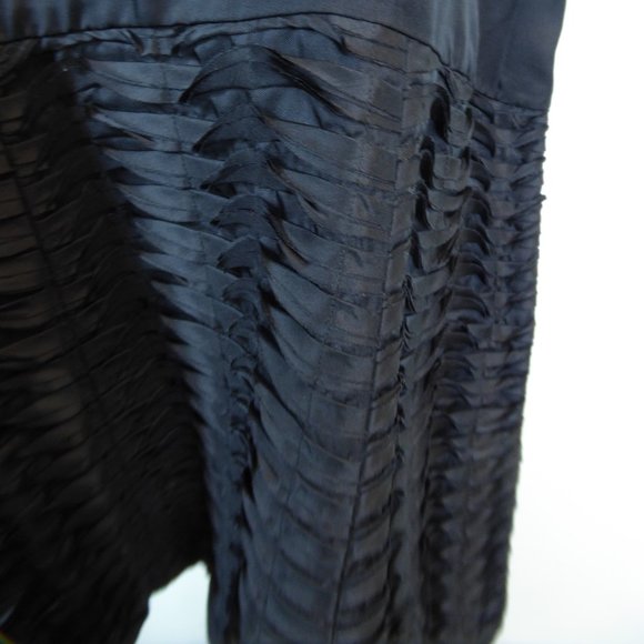 Club Monaco Silk dress racer back black pleated accent sleeveless 8 shift - Picture 2 of 7